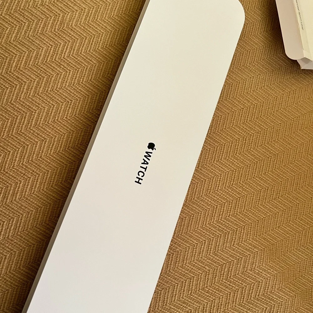 Brand New/Never Worn Apple Watch Strap for Apple Watch SE & Apple Watch Series 6